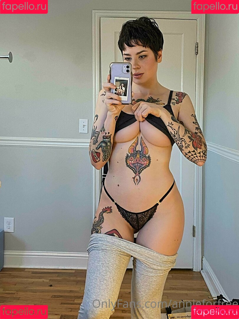 Anisa Jomha Onlyfans Photo Gallery 