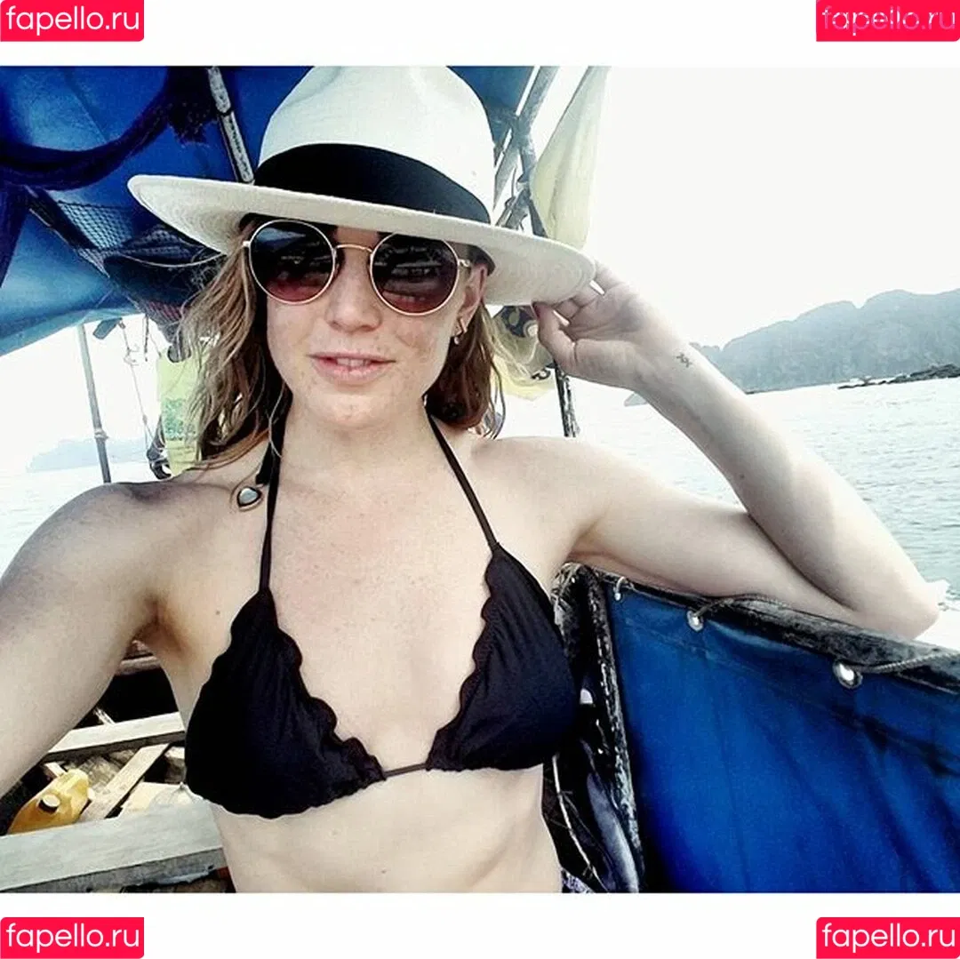 Caity Lotz Onlyfans Photo Gallery 