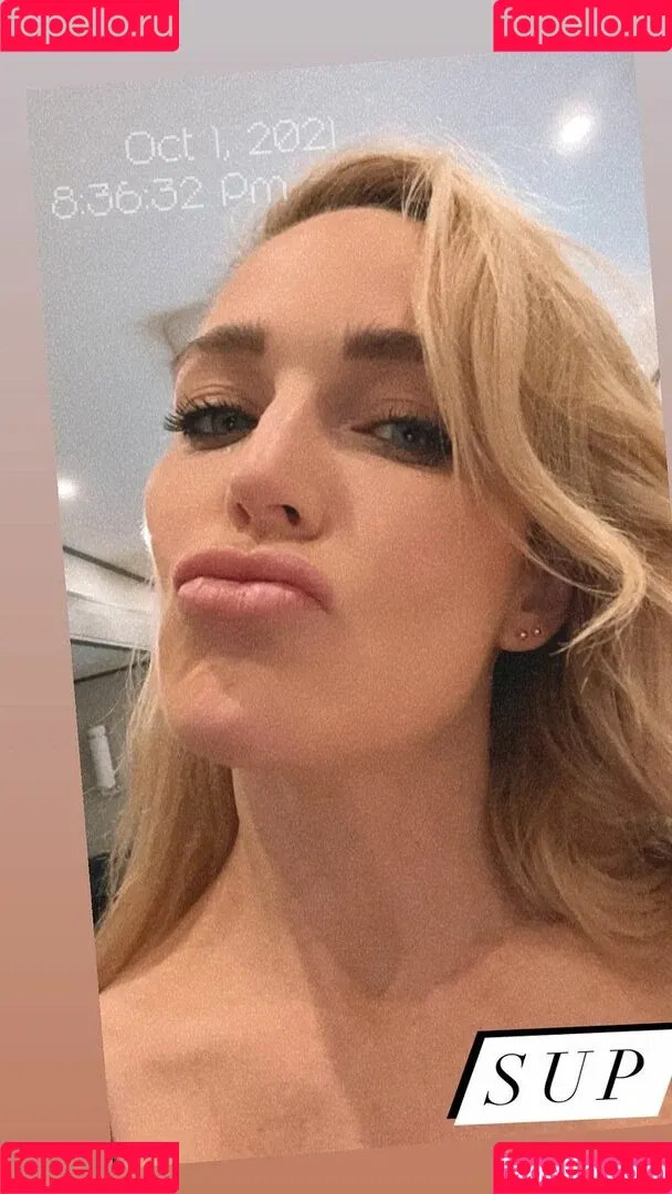 Caity Lotz Onlyfans Photo Gallery 