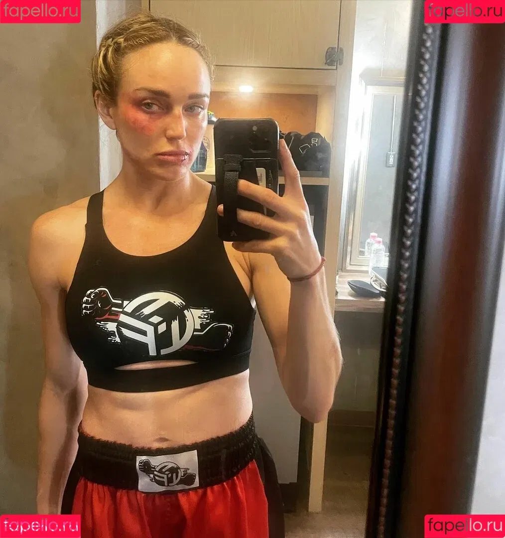 Caity Lotz Onlyfans Photo Gallery 