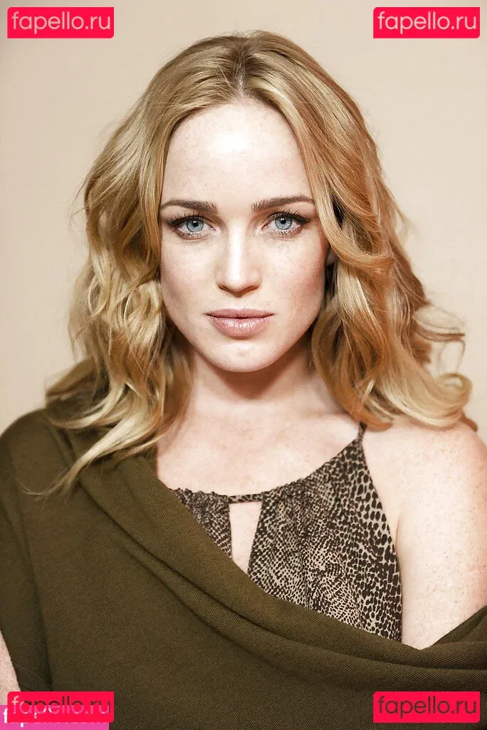 Caity Lotz Onlyfans Photo Gallery 