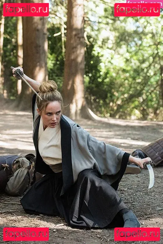 Caity Lotz Onlyfans Photo Gallery 