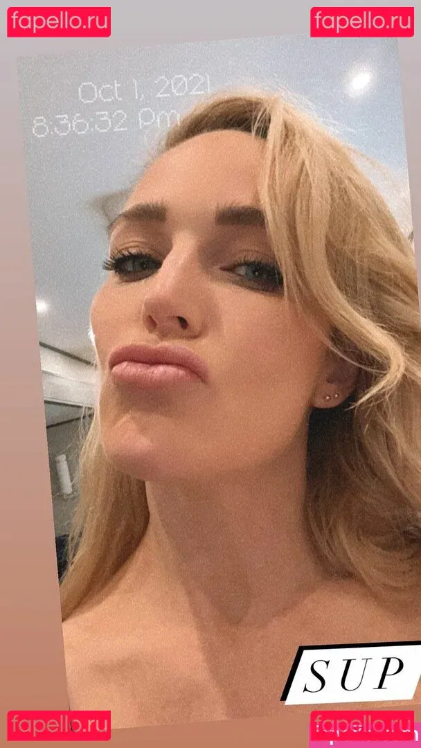 Caity Lotz Onlyfans Photo Gallery 