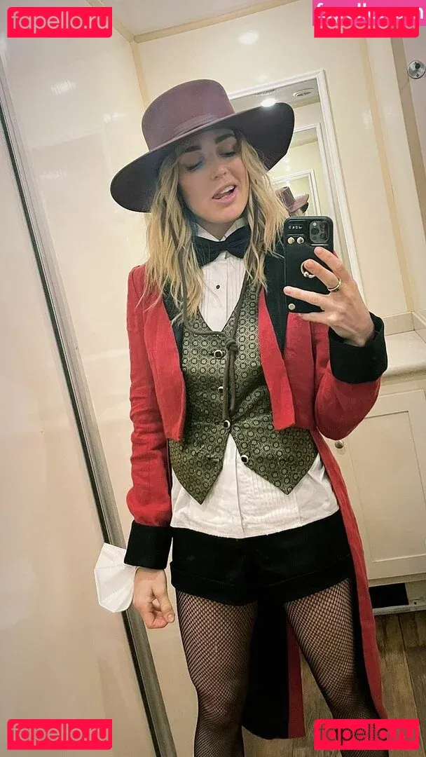 Caity Lotz Onlyfans Photo Gallery 