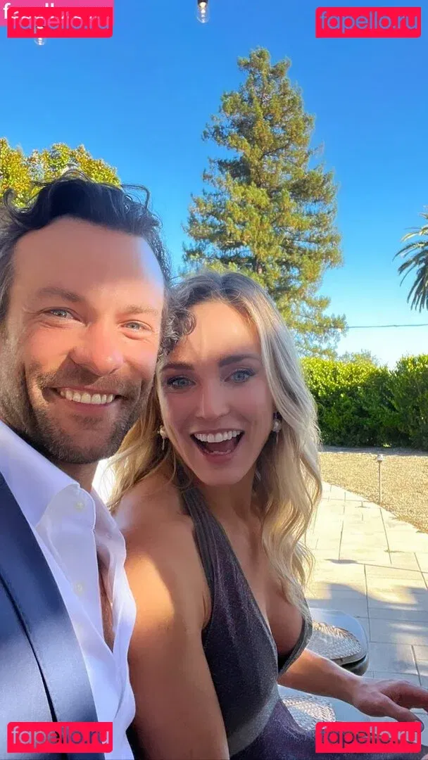 Caity Lotz Onlyfans Photo Gallery 