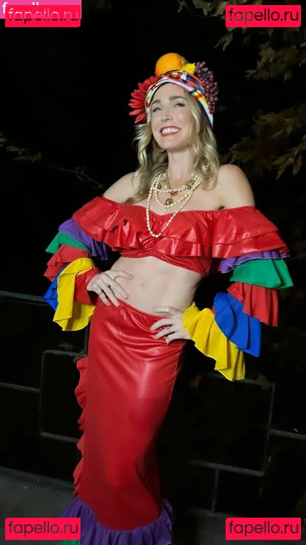 Caity Lotz Onlyfans Photo Gallery 