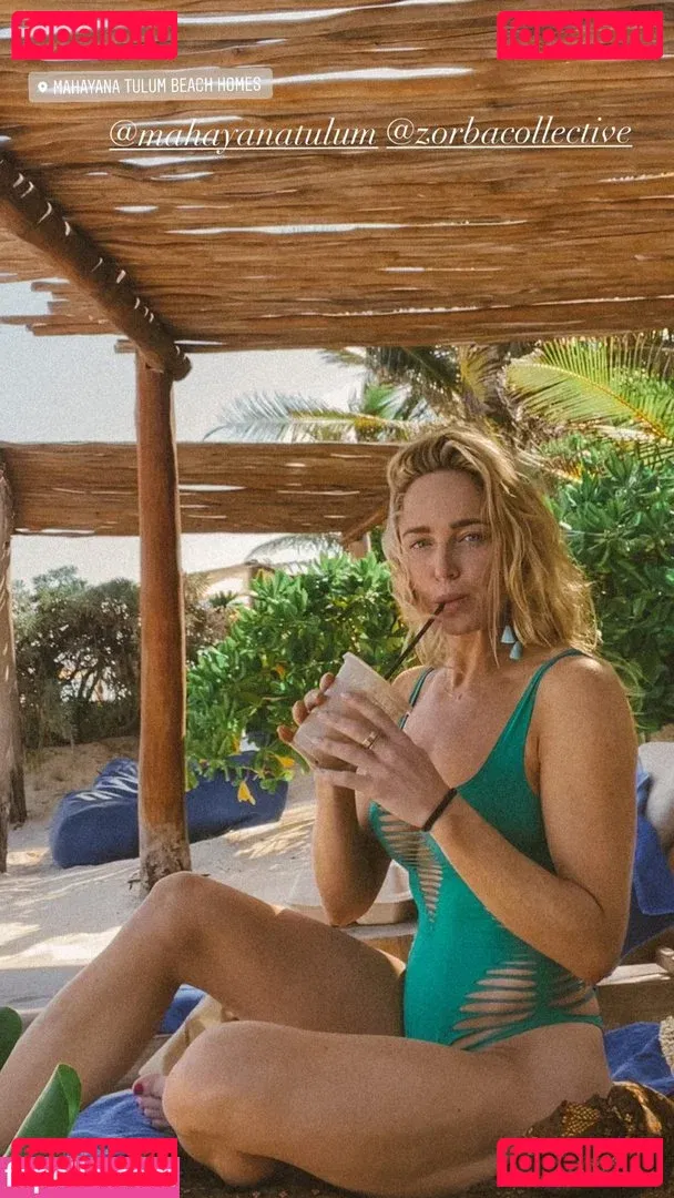Caity Lotz Onlyfans Photo Gallery 
