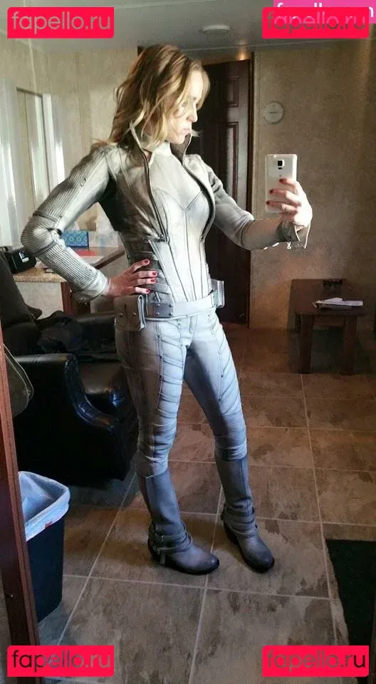 Caity Lotz Onlyfans Photo Gallery 