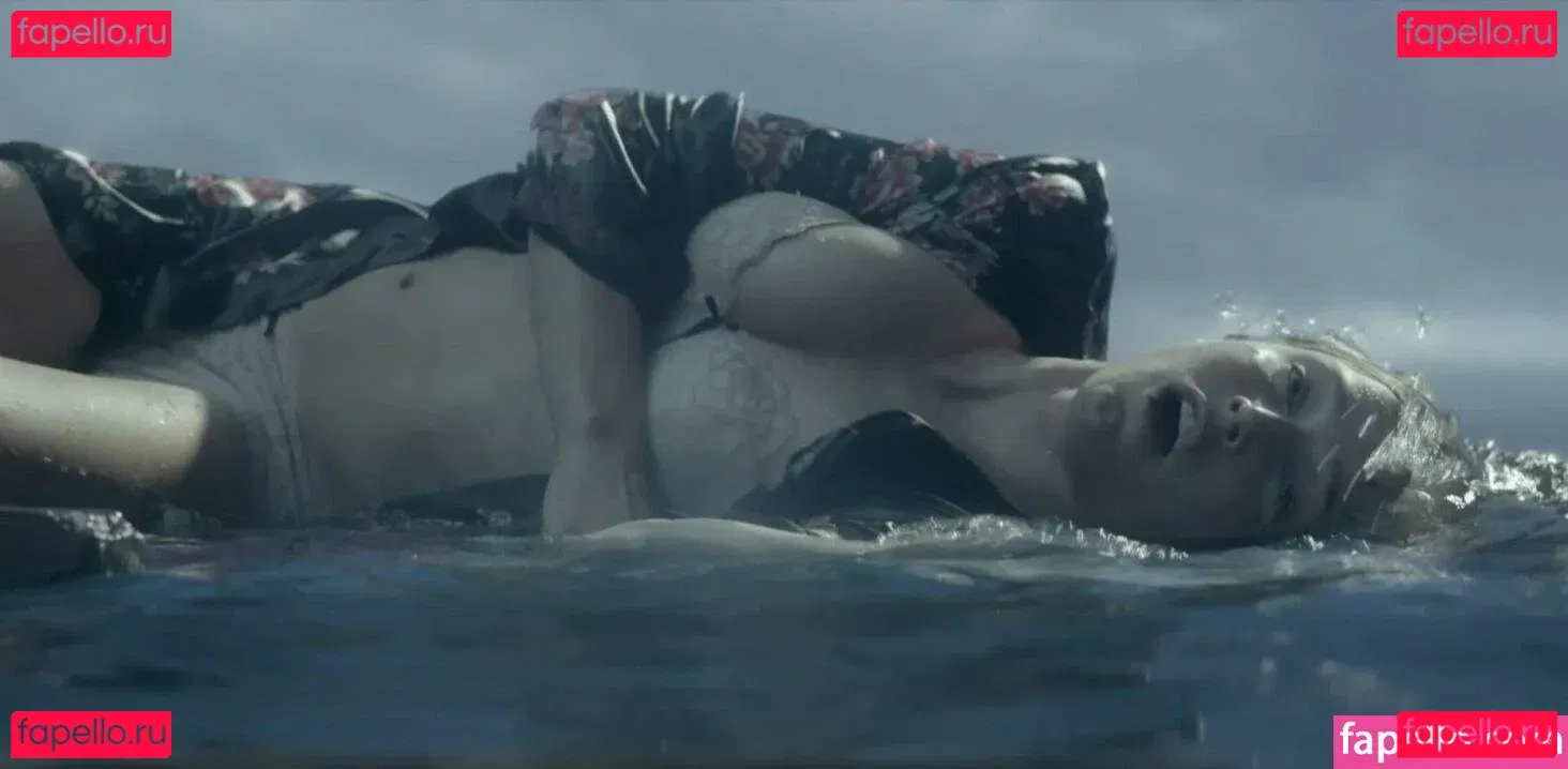 Caity Lotz Onlyfans Photo Gallery 