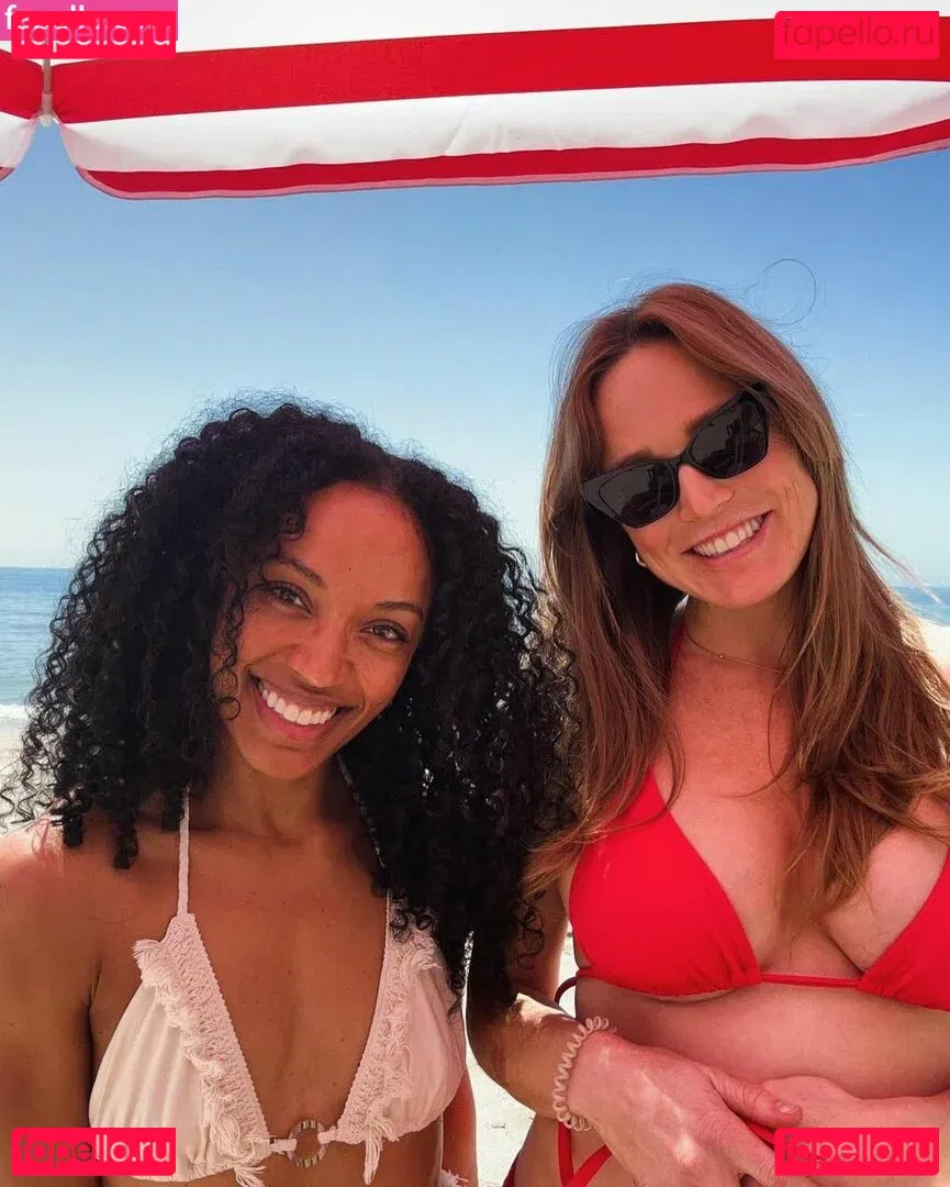 Caity Lotz Onlyfans Photo Gallery 