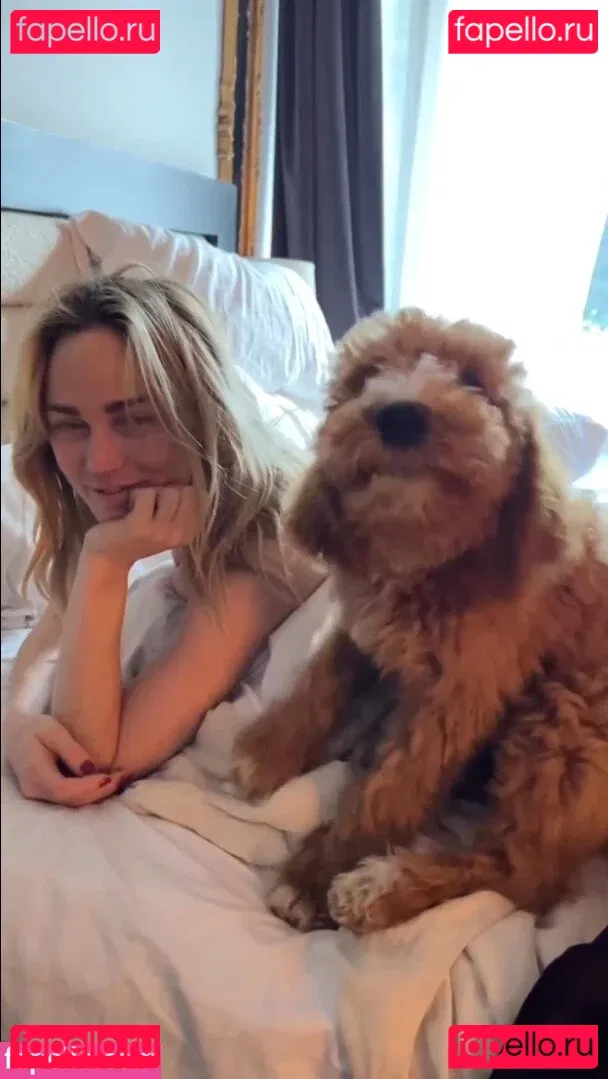 Caity Lotz Onlyfans Photo Gallery 