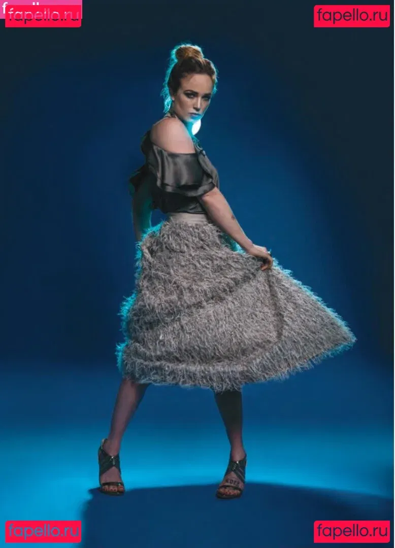 Caity Lotz Onlyfans Photo Gallery 