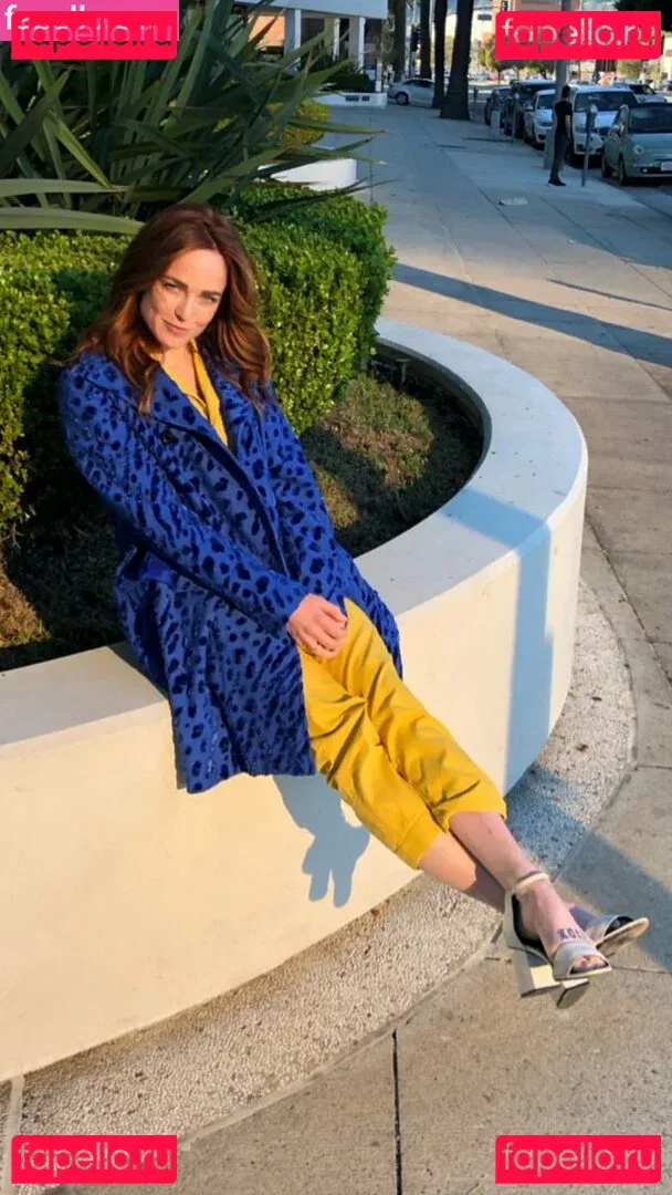 Caity Lotz Onlyfans Photo Gallery 