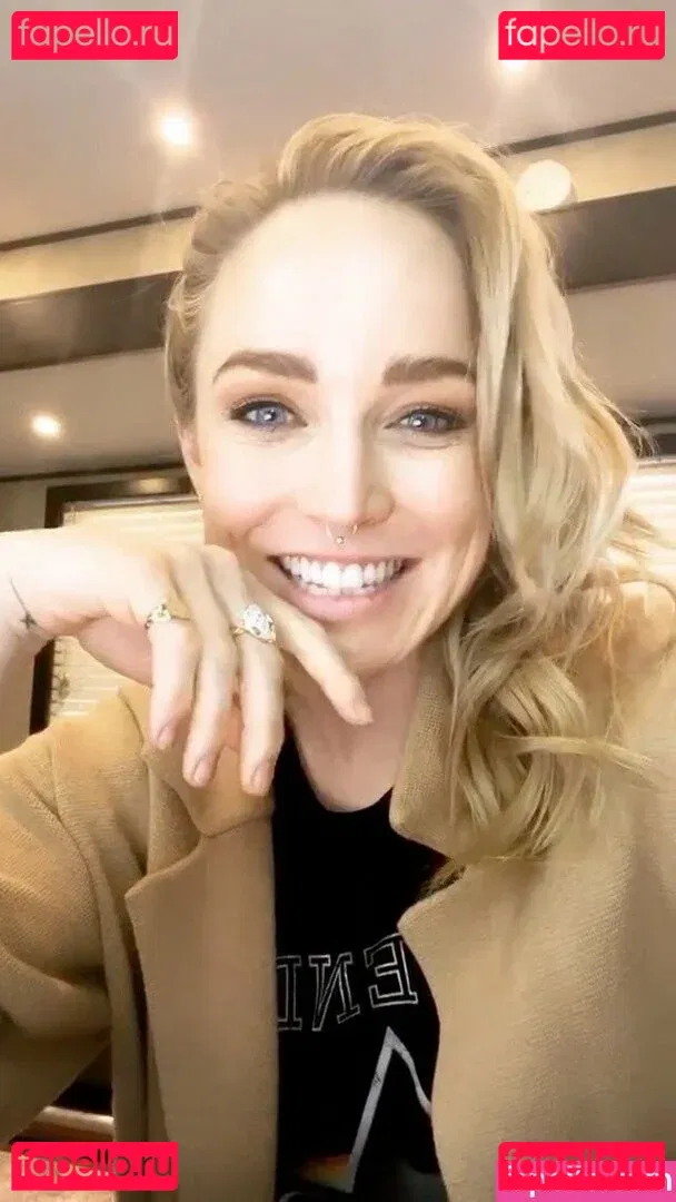 Caity Lotz Onlyfans Photo Gallery 