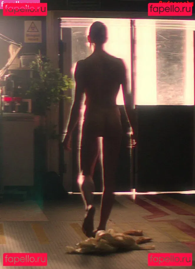 Caity Lotz Onlyfans Photo Gallery 