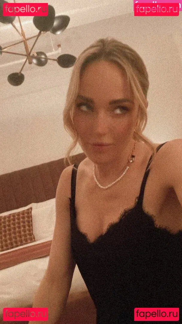 Caity Lotz Onlyfans Photo Gallery 