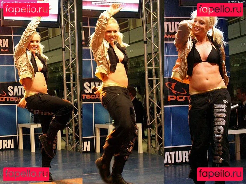 Caity Lotz Onlyfans Photo Gallery 