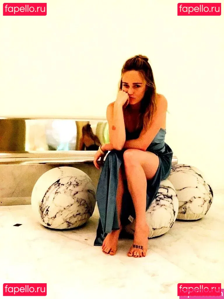 Caity Lotz Onlyfans Photo Gallery 