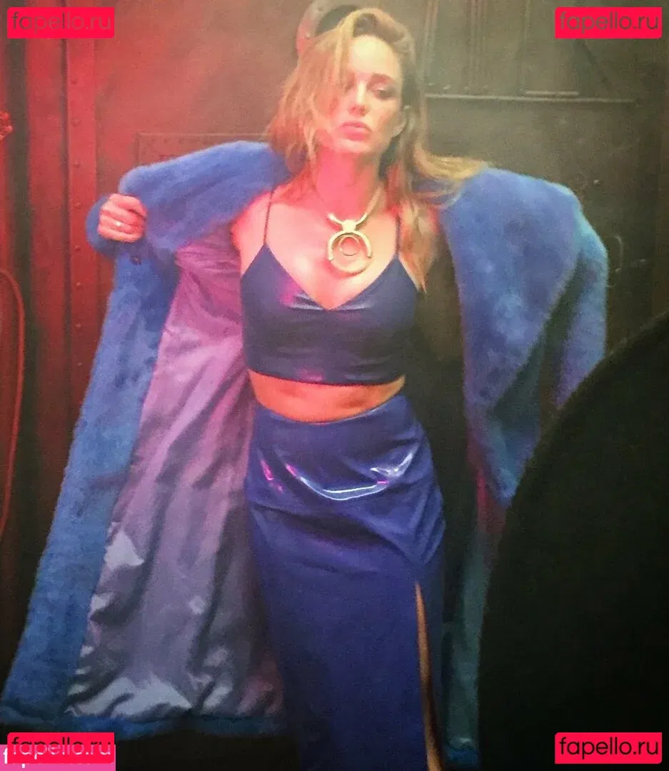 Caity Lotz Onlyfans Photo Gallery 
