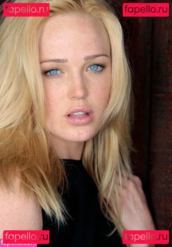 Caity Lotz Onlyfans Photo Gallery 
