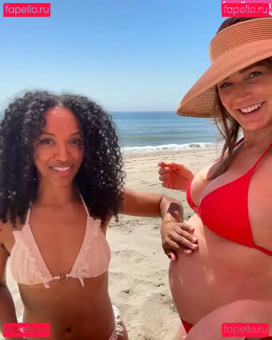 Caity Lotz Onlyfans Photo Gallery 