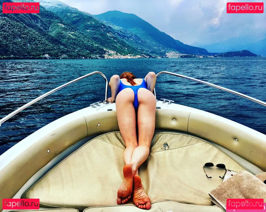 Caity Lotz Onlyfans Photo Gallery 