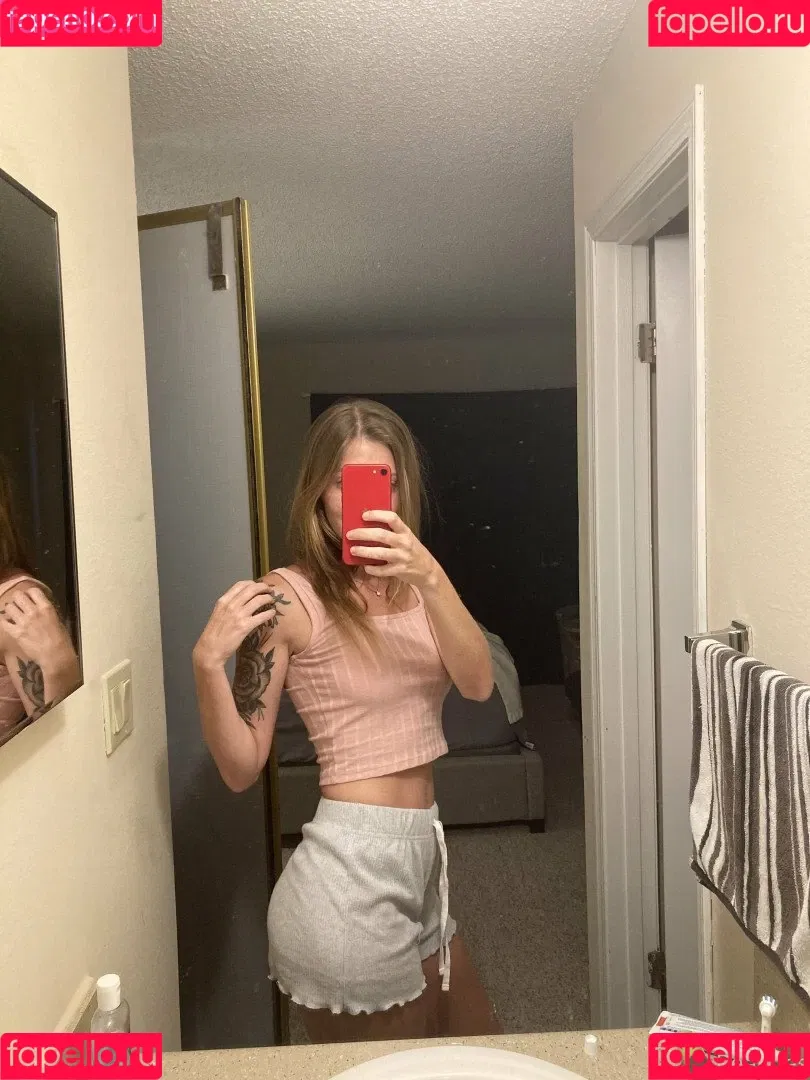 cremedelapeachh Onlyfans Photo Gallery 