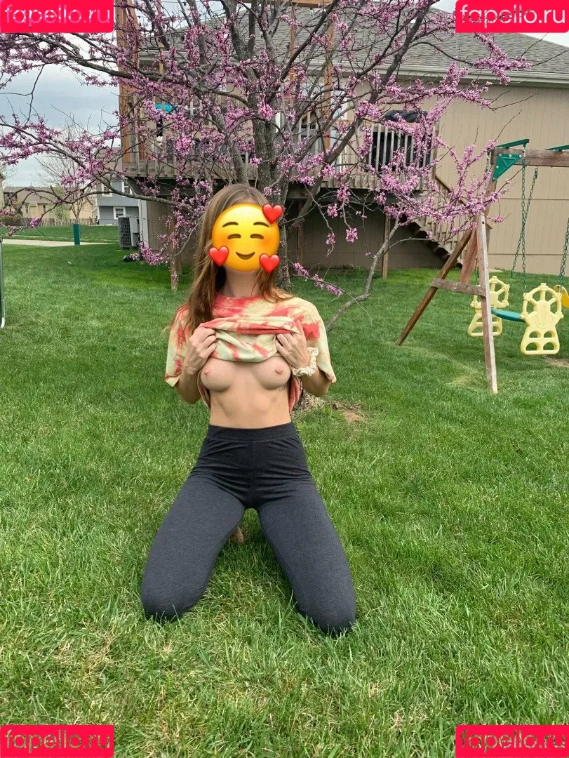 cremedelapeachh Onlyfans Photo Gallery 