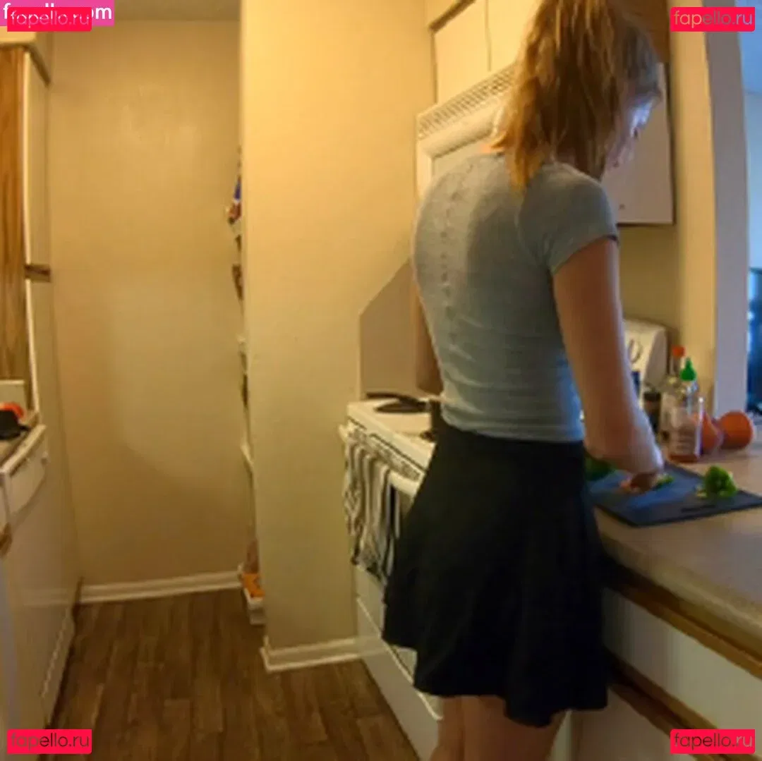 cremedelapeachh Onlyfans Photo Gallery 