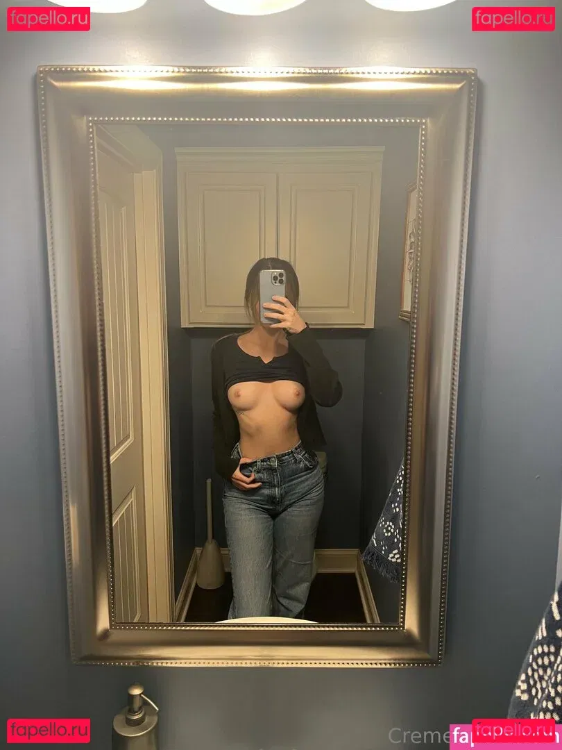 cremedelapeachh Onlyfans Photo Gallery 