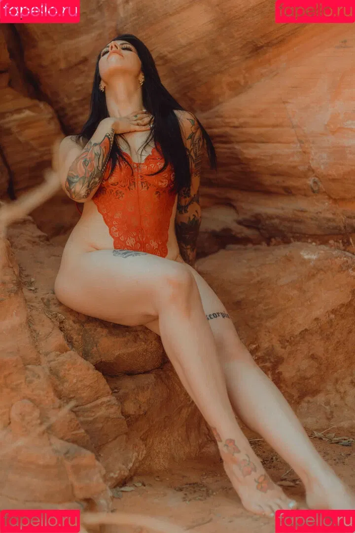 Thatsoraven95 Onlyfans Photo Gallery 