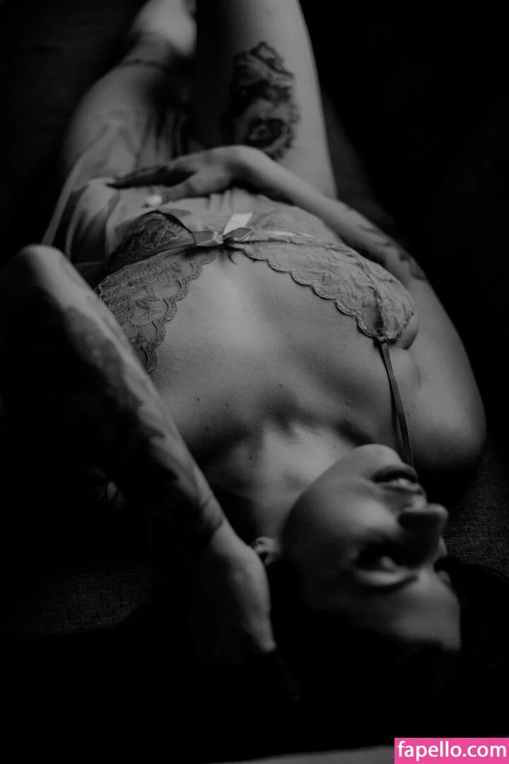 Thatsoraven95 Onlyfans Photo Gallery 