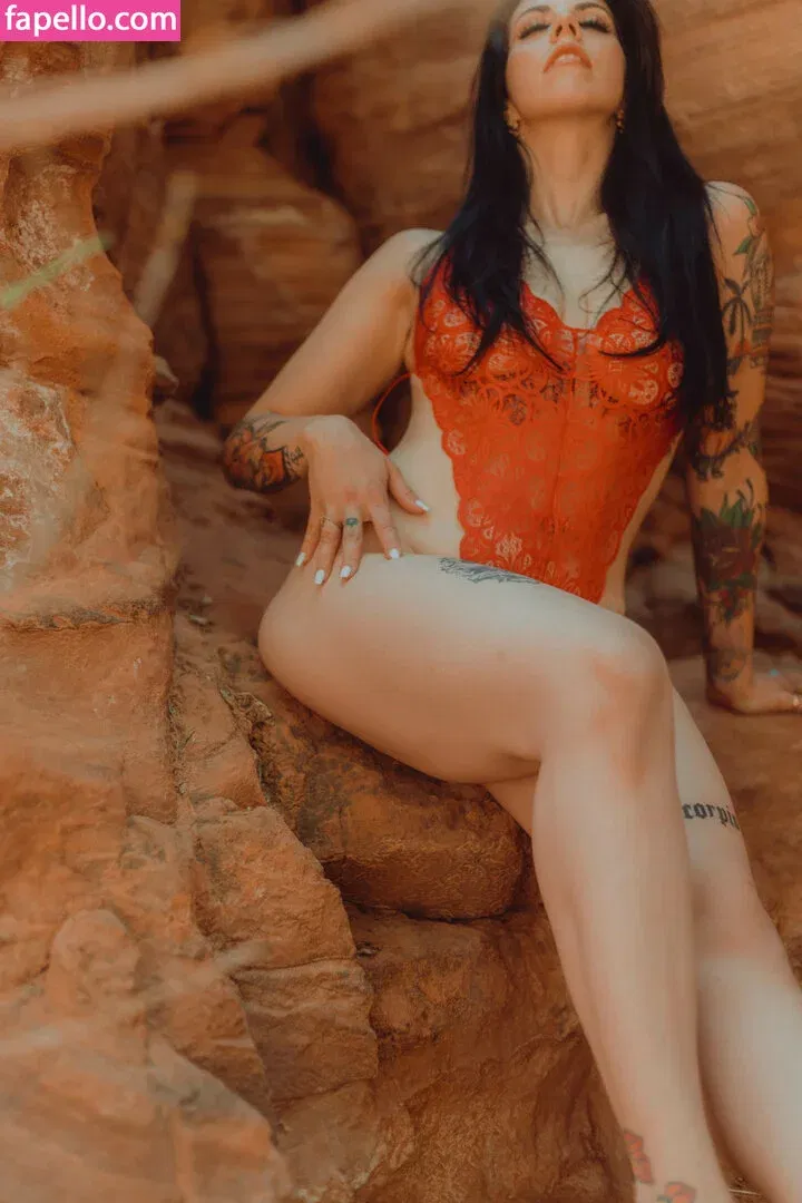 Thatsoraven95 Onlyfans Photo Gallery 