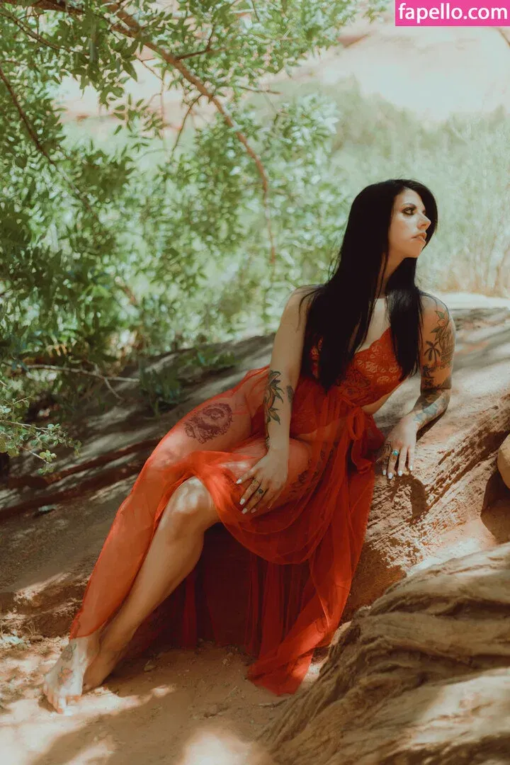 Thatsoraven95 Onlyfans Photo Gallery 