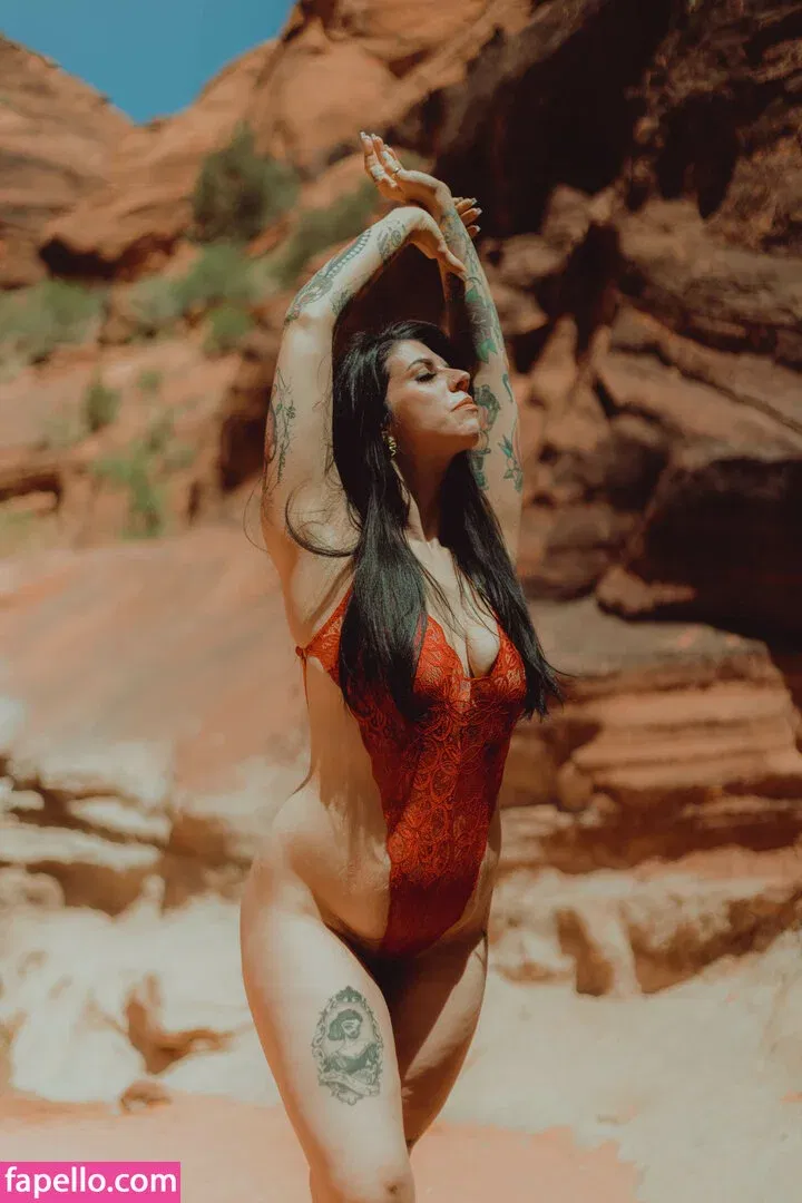 Thatsoraven95 Onlyfans Photo Gallery 