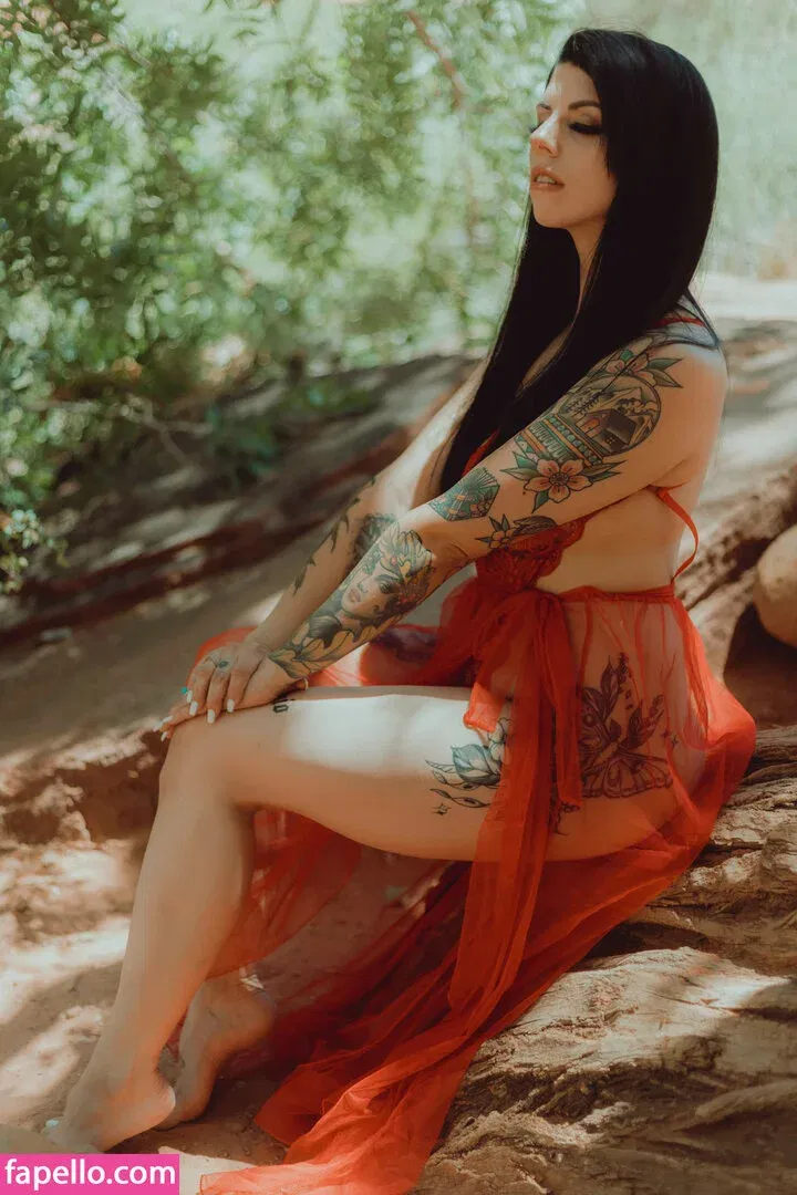 Thatsoraven95 Onlyfans Photo Gallery 