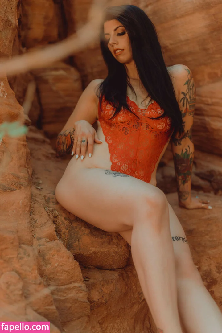 Thatsoraven95 Onlyfans Photo Gallery 