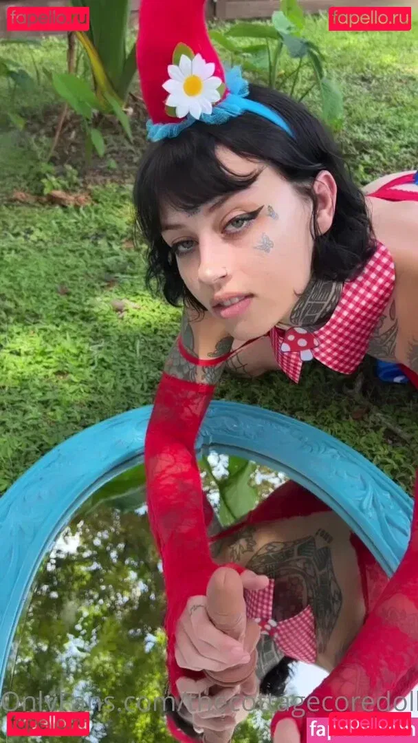 thecottagecoredoll Onlyfans Photo Gallery 