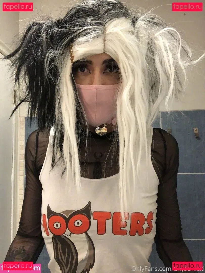 tinysexilexi666 Onlyfans Photo Gallery 