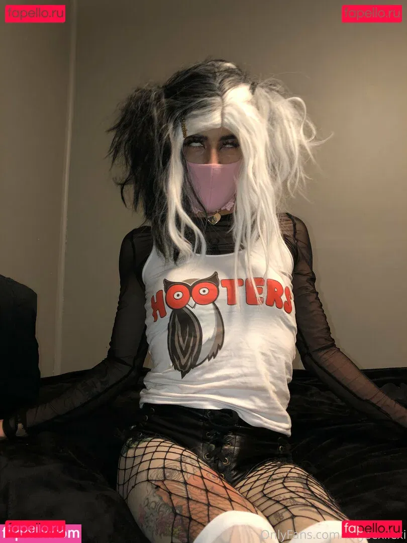 tinysexilexi666 Onlyfans Photo Gallery 