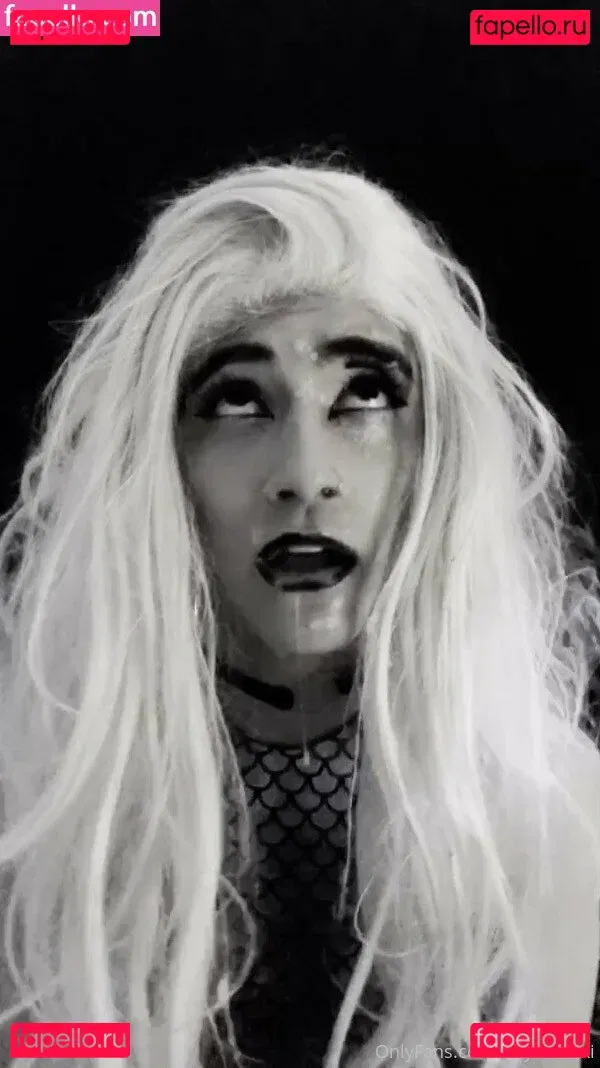 tinysexilexi666 Onlyfans Photo Gallery 