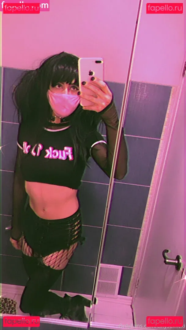 tinysexilexi666 Onlyfans Photo Gallery 