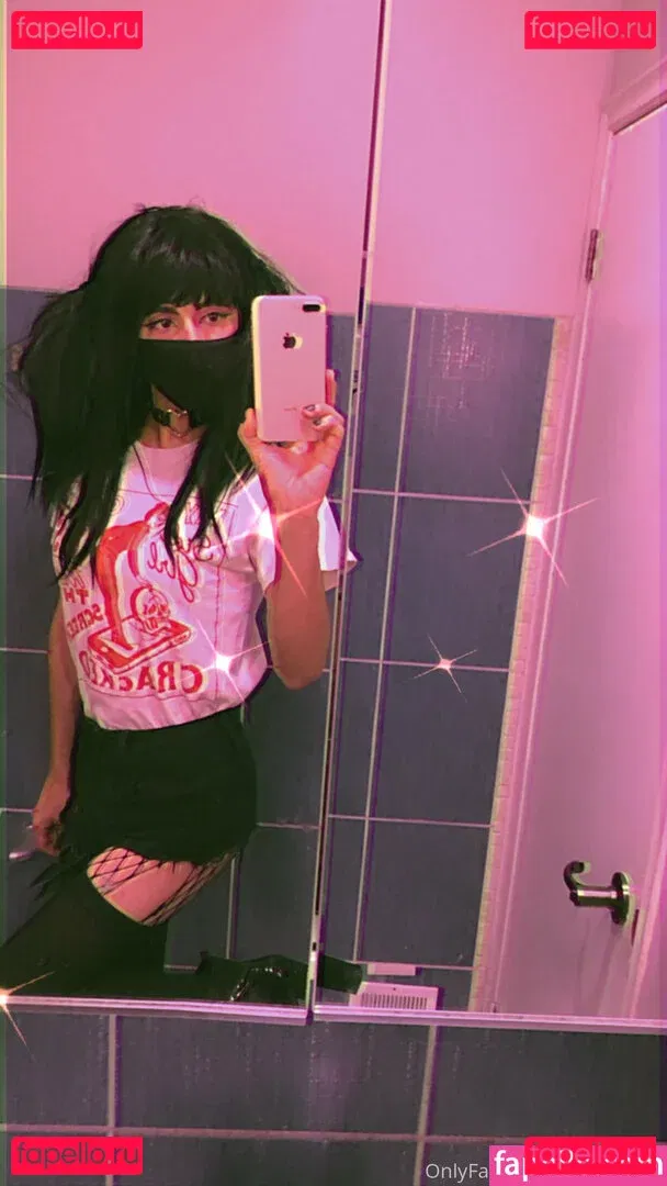 tinysexilexi666 Onlyfans Photo Gallery 