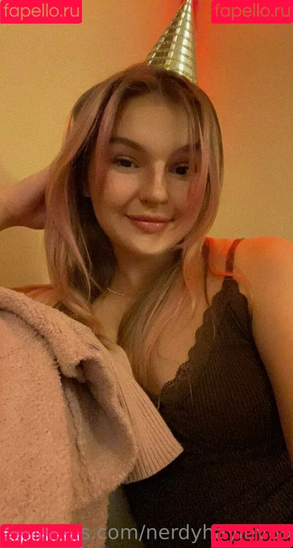 nerdyhayley69 Onlyfans Photo Gallery 