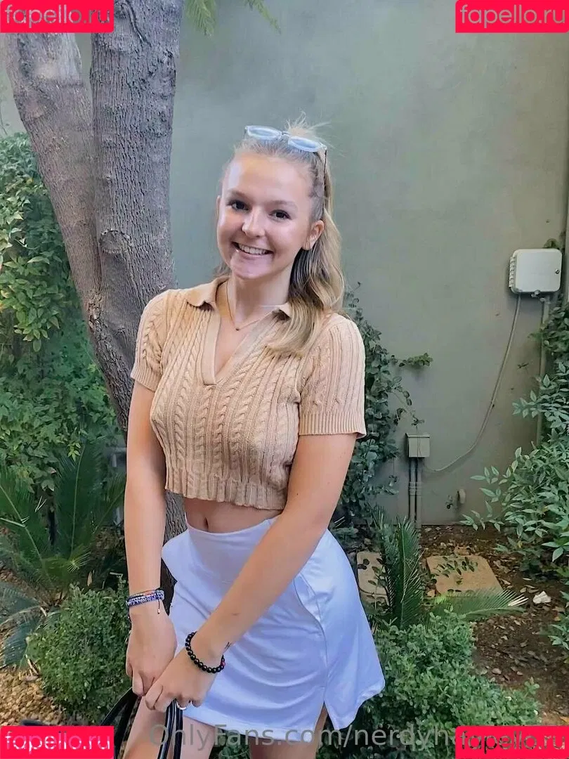 nerdyhayley69 Onlyfans Photo Gallery 
