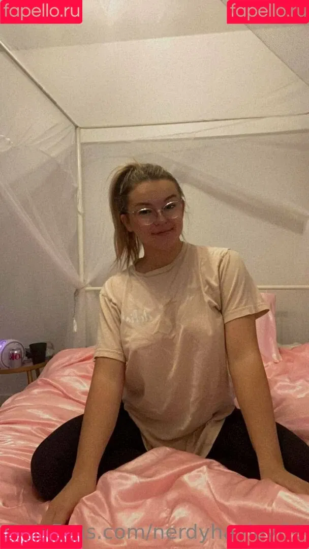 nerdyhayley69 Onlyfans Photo Gallery 
