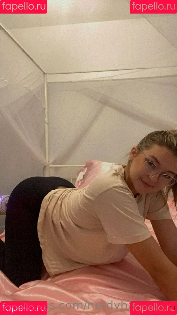 nerdyhayley69 Onlyfans Photo Gallery 