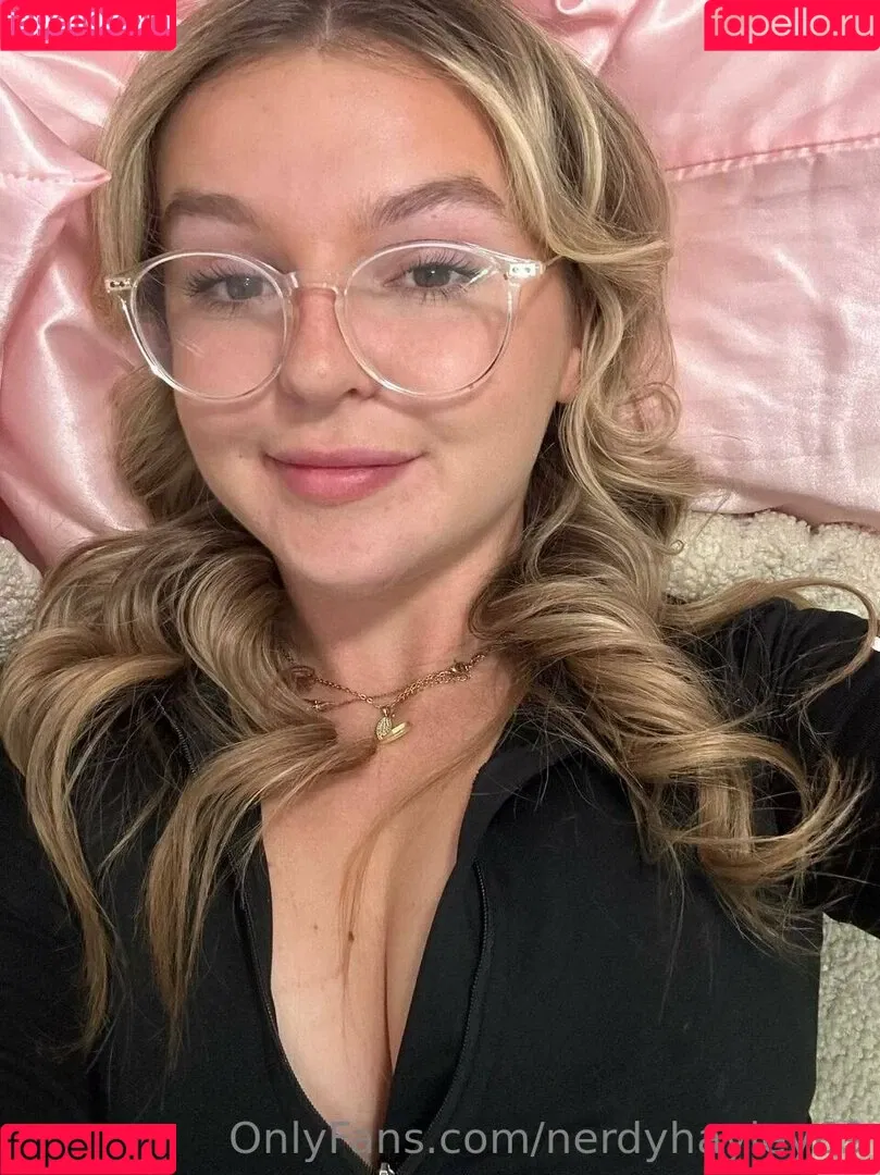 nerdyhayley69 Onlyfans Photo Gallery 