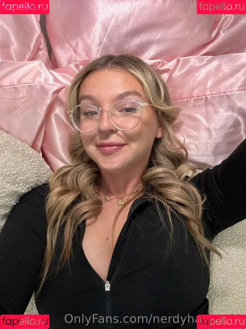 nerdyhayley69 Onlyfans Photo Gallery 