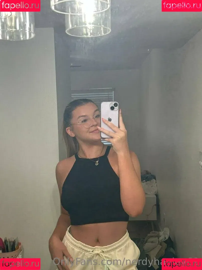 nerdyhayley69 Onlyfans Photo Gallery 
